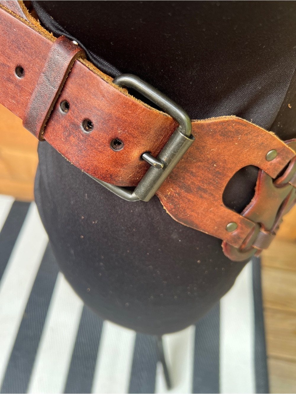 Wide Brown Leather Waist Belt with Antique Buckle - Picture 5 of 6
